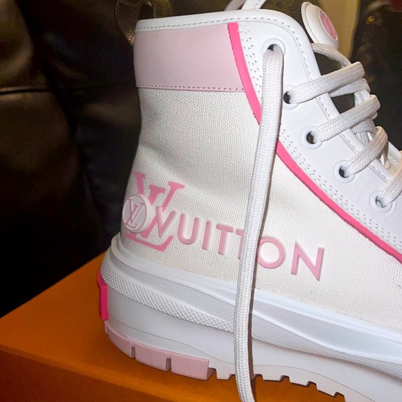 Louis Vuitton Squad Sneaker Boot Size 38.5 - Picture 2 of 6